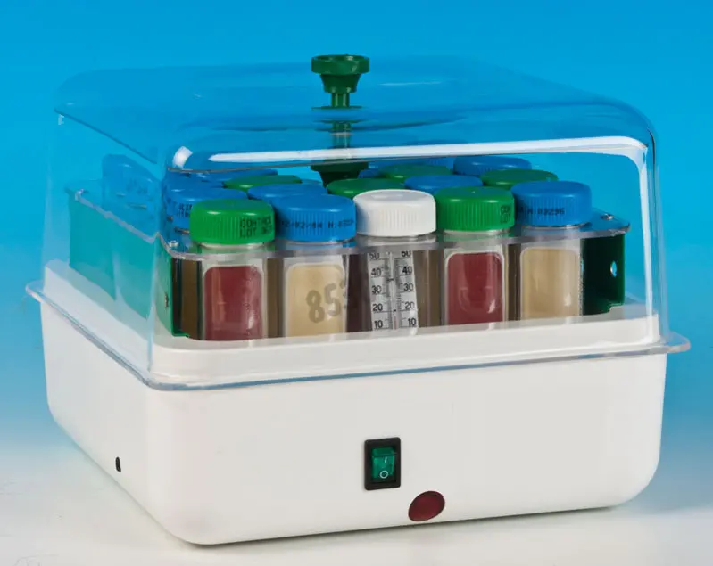 Etuve pour lame gélosée avec portoir